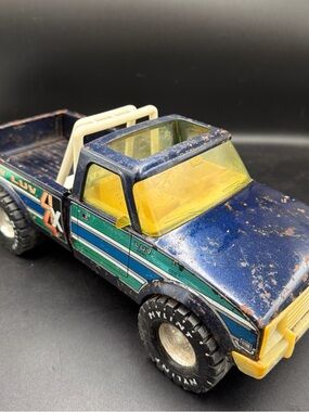 Vintage Nylint LUV 4X4 Toy Truck- Pressed Steel Made in USA